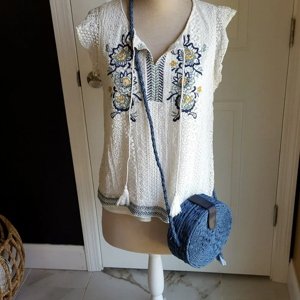 NWOT! BOHO Woven CROSSBODY BAG W/TASSEL